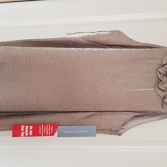 London Times, halter dress - Picture 2 of 3